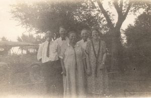 Clara and her children, about 1927 or 1928?