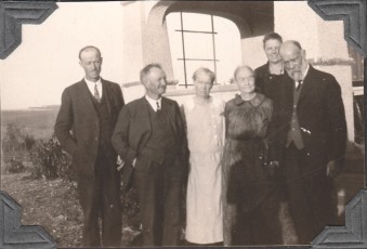 August Brodd, Claus Walin, Annie Walin, Gustafva, Clara and A. G., ca 1928