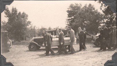 Carrying Gustafva's casket, 1930