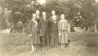 From left: Clara, Herman, A.G., John August, Anna, and Tillie Johnson Wishart (Gustafva's niece)