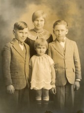 Frasier siblings, circa 1927. Clockwise from top: Thelma, Ed, Vivian, Marvin.